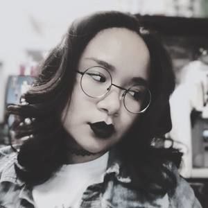 Meet your Posher, Mia